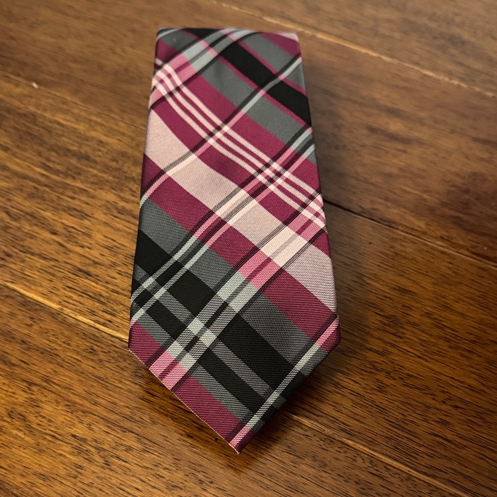 Express Men's Plaid Tie in Magenta, Pink, Black, and Gray